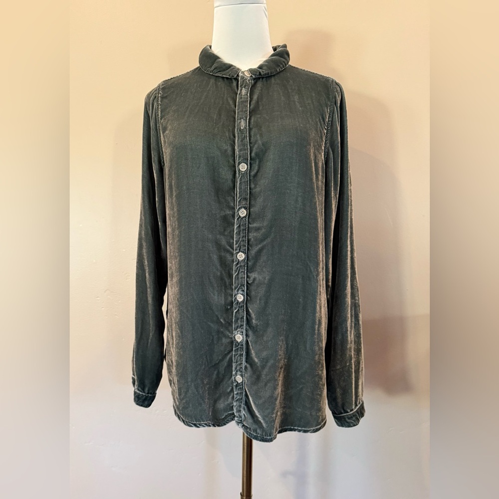 Velvet Button-Up Shirt in Dark Green